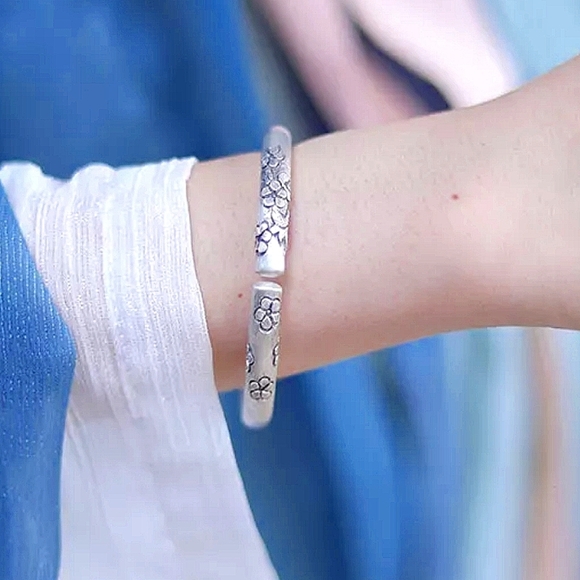 Vintage Flower Engraved Sterling Silver Cuff Bangle Bracelet - Picture 4 of 5